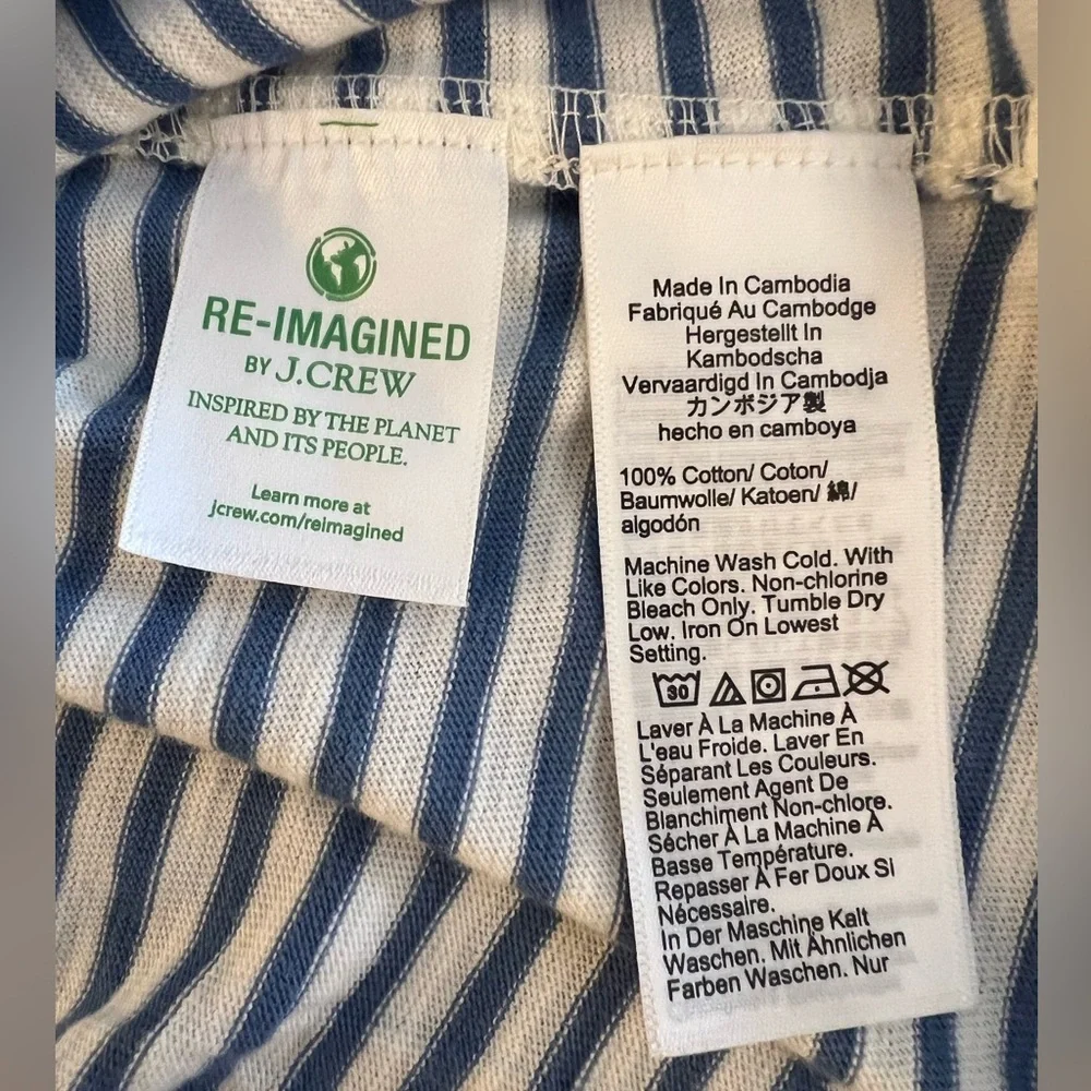I. Crew polo with pocket NWT size medium - Picture 3 of 3